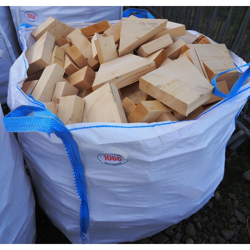 1066 - Bag of softwood offcuts