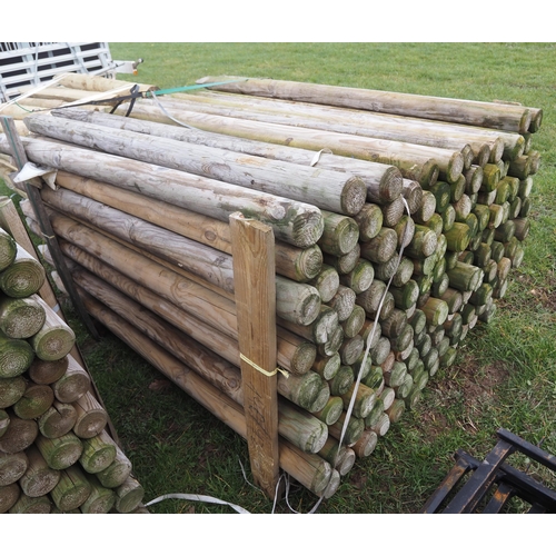 1139 - Round stakes 6' x 3½