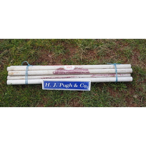 1224 - Aluminium scaffold poles 4ft - 10