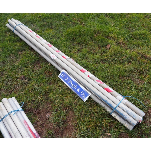 1225 - Aluminium scaffold poles 8ft - 10