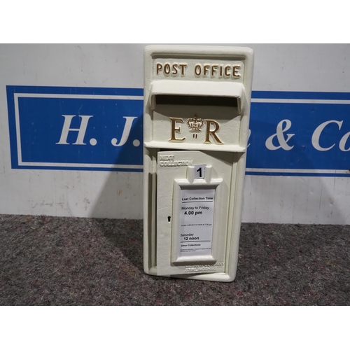 620 - White post box 22