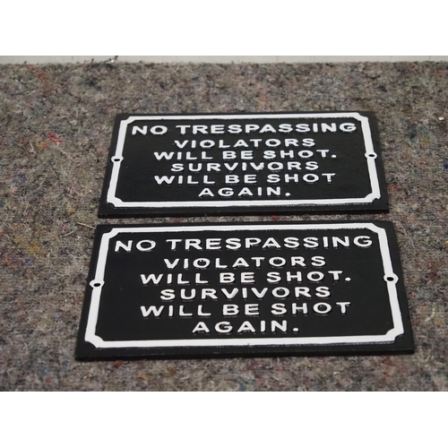 647 - 2 Cast iron signs - No trespassing 10