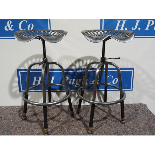 660 - 2 - Heavy duty tractor seat stools