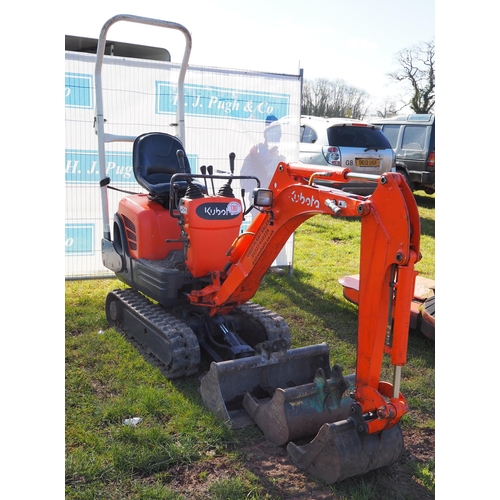 1397 - Kubota mini digger showing 2461 hours c/w 3 spare buckets. Manual and key in office