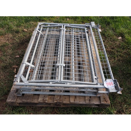 1161 - Galvanised mesh sides