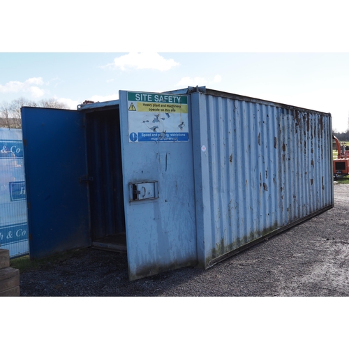 1486 - Shipping container 22 x 8ft
