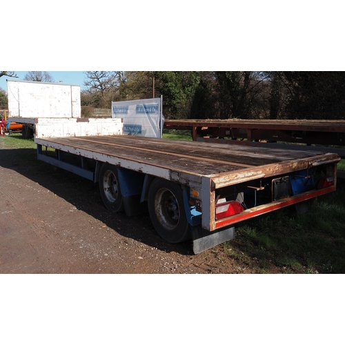 1533 - Wilson 32ft Step frame artic trailer, 2002