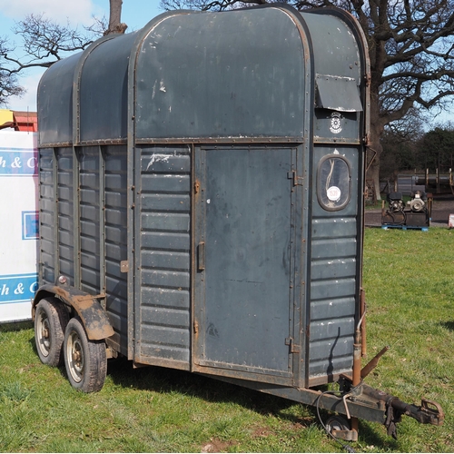 1539 - Bahill twin axle horse box trailer 10 x 5ft