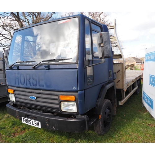 1555 - Ford 20ft flat bed lorry. Reg. F805 LBM. V5 and keys in office