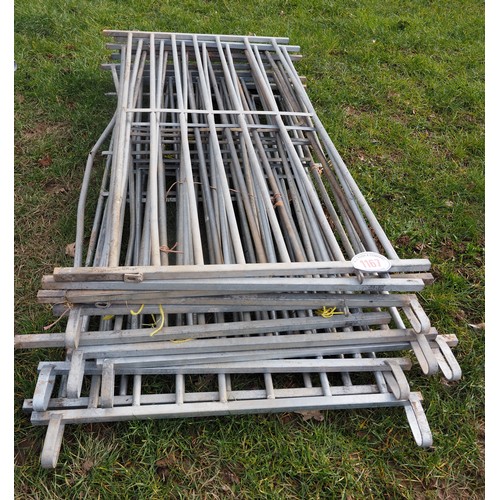 1167 - Galvanised sheep hurdles - 11