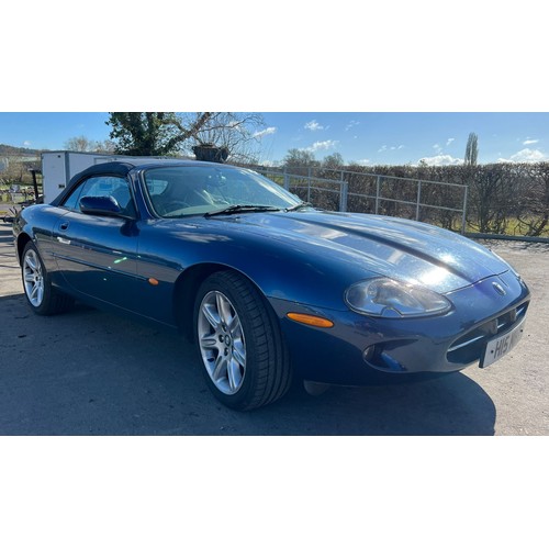 424 - Jaguar XK8 auto convertible, 1997, 3980cc.
Runs and drives, 12 months MOT, full service history, com... 