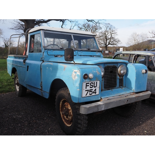 426 - Land Rover Series II breakdown truck, 1958, 1997cc.
Chassis no. 151900323
Engine no. 15194478
Origin... 