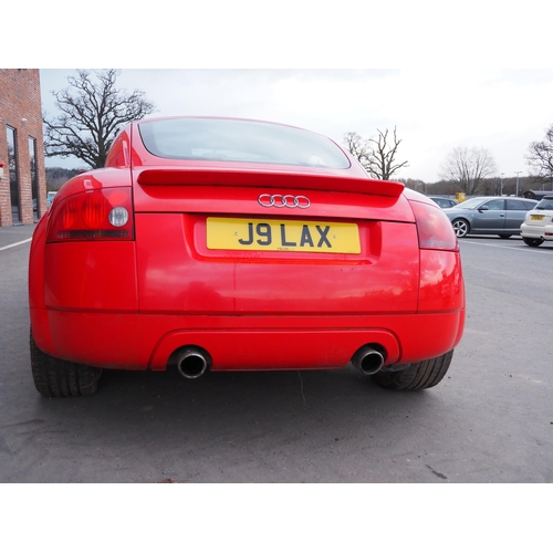 433 - Audi TT Quatro turbo, 2002, 1781cc.
Runs and drives but needs attention, has been stood for about 12... 