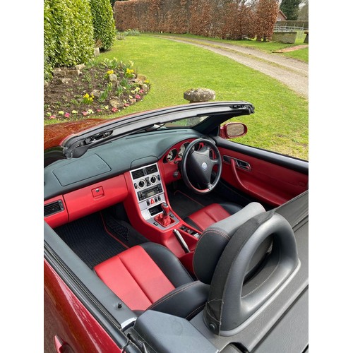 429 - Mercedes SLK 230 compressor. 2001. Runs and drives. From a deceased estate  
Last owner from 2007  
... 