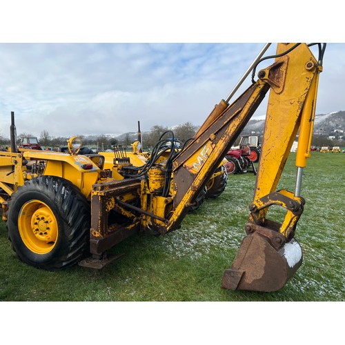 1757B - Massey Ferguson 40 tractor. Runs & drives. C/w backactor, front end loader & bucket