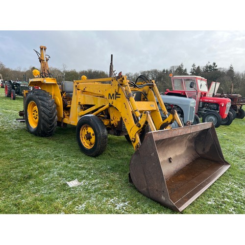 1757B - Massey Ferguson 40 tractor. Runs & drives. C/w backactor, front end loader & bucket