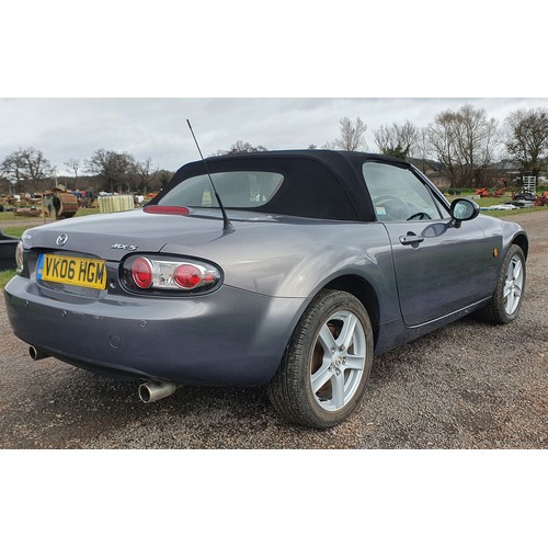 434A - Mazda MX5 Convertible, 2006, 1798cc.
Runs and drives, MOT until 03/05/23, showing only 42,000 miles,... 