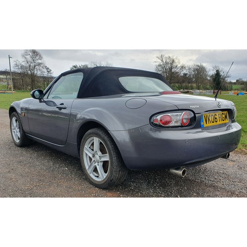 434A - Mazda MX5 Convertible, 2006, 1798cc.
Runs and drives, MOT until 03/05/23, showing only 42,000 miles,... 