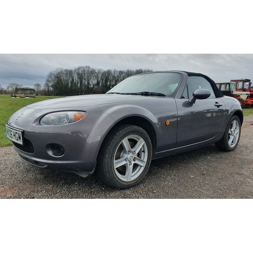 434A - Mazda MX5 Convertible, 2006, 1798cc.
Runs and drives, MOT until 03/05/23, showing only 42,000 miles,... 