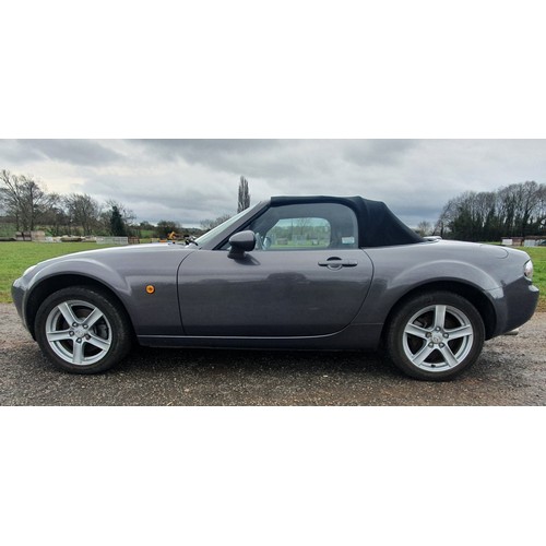 434A - Mazda MX5 Convertible, 2006, 1798cc.
Runs and drives, MOT until 03/05/23, showing only 42,000 miles,... 