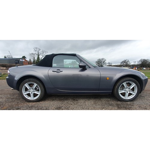 434A - Mazda MX5 Convertible, 2006, 1798cc.
Runs and drives, MOT until 03/05/23, showing only 42,000 miles,... 