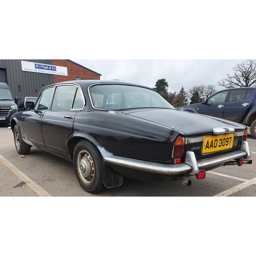 435 - Jaguar XJ6. 1978. Fitted with a Rover 3500 engine, engine runs but no fuel supply fitted. Reg. AAO 3... 