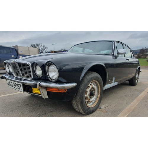 435 - Jaguar XJ6. 1978. Fitted with a Rover 3500 engine, engine runs but no fuel supply fitted. Reg. AAO 3... 