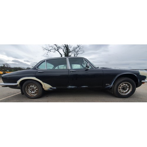 435 - Jaguar XJ6. 1978. Fitted with a Rover 3500 engine, engine runs but no fuel supply fitted. Reg. AAO 3... 