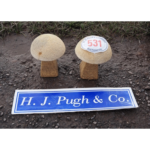 531 - Cotswold stone mushrooms - 2