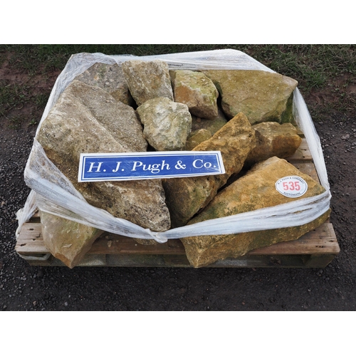 535 - Pallet of Cotswold stone