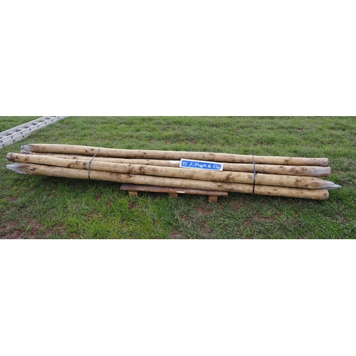 541 - Round fencing stakes 12ft - 10