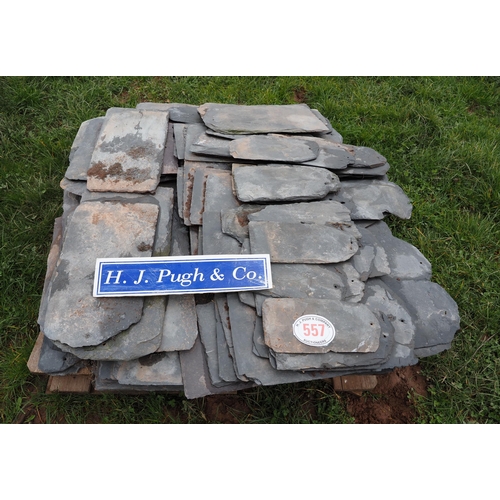 557 - Pallet of mixed roofing slates