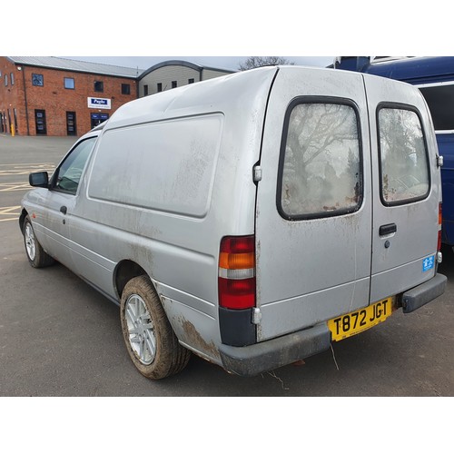 432A - Ford Escort 55Td van mk6, 1999. 1753cc 
Runs and drives, would make a good project, Declared Cat C o... 