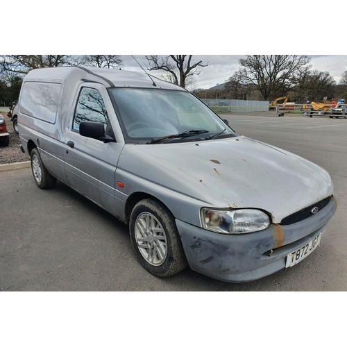 432A - Ford Escort 55Td van mk6, 1999. 1753cc 
Runs and drives, would make a good project, Declared Cat C o... 