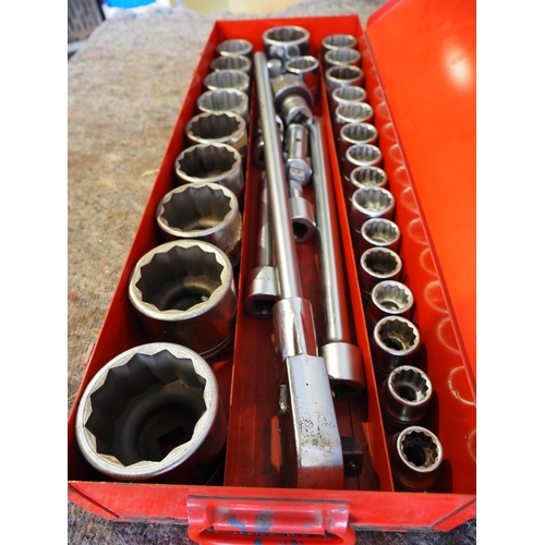 506 - Snap-on socket set and torque wrench