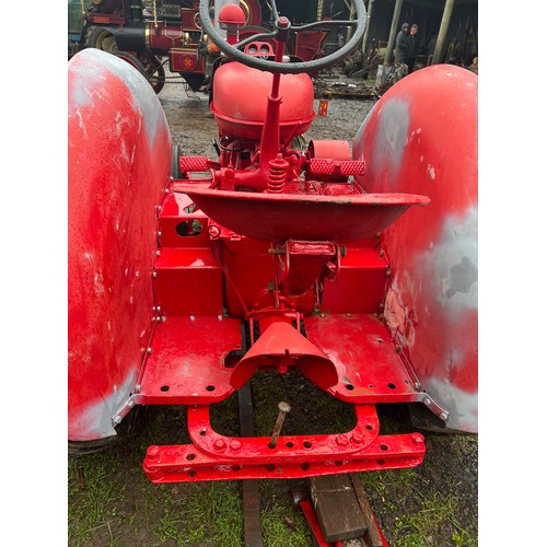 114 - International W4 tractor. Fitted with new tyres and tubes, new brakes and brake shaft oil seals, rec... 