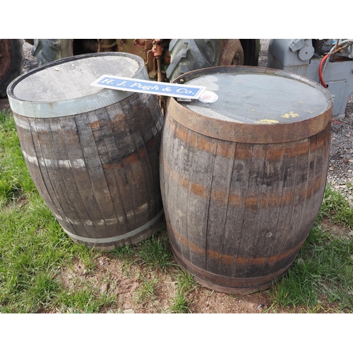 160 - Whiskey barrels - 2