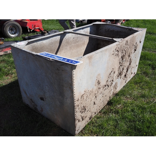 449 - Galvanised riveted water tank 6 x 3ft