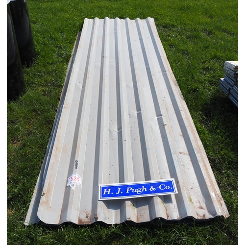 524 - Quantity of roof sheets