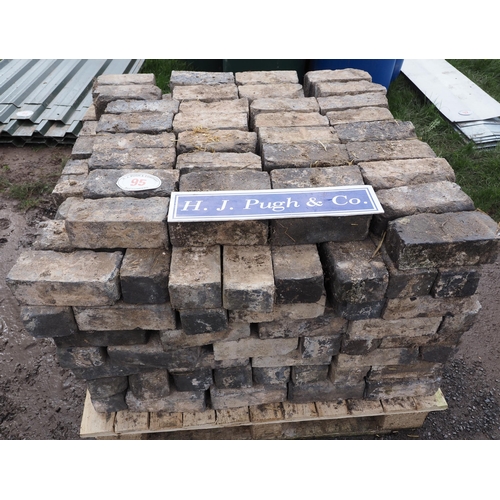 95 - Pallet of blue bricks