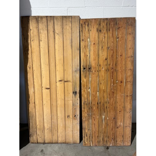 713 - 2 Pine doors