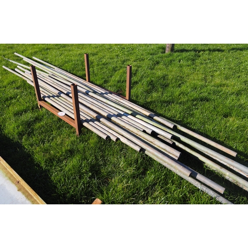 1183 - Mixed scaffold poles and stillage