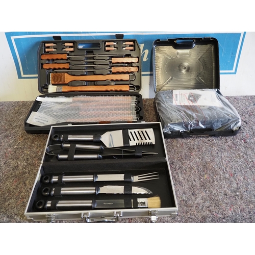 586 - 2 BBQ utensil sets and portable camping stove, all new and unused