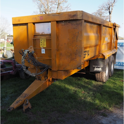 1375 - Richard Western twin axle SF14 14ton grain trailer on air brakes, 2009