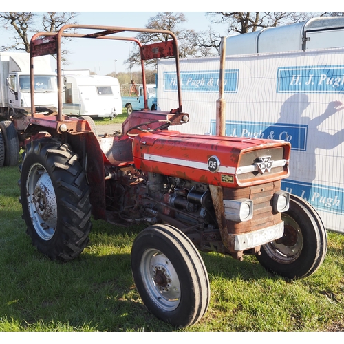 1399 - Massey Ferguson 135 tractor. Runs and drives. Showing 9418 hours. Reg. VYB 397B