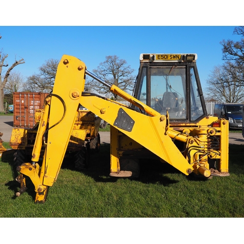 1425 - JCB 3CX Sitemaster. Runs and drives. C/w with extra-dig and 4 in 1 bucket. Showing 9492 hours. Reg. ... 