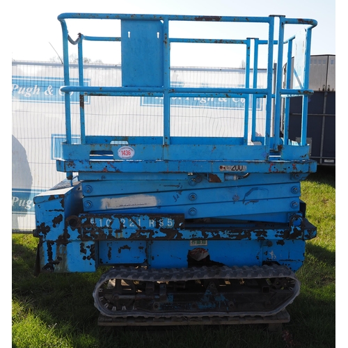 1436 - Tracked scissor lift