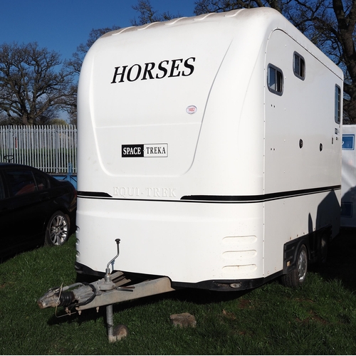 1482 - Equi-Trek Space-Treka horse box