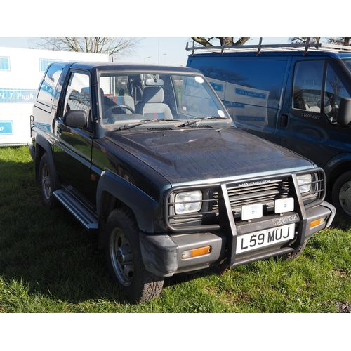 1487 - Daihatsu Sportrak 1.6 petrol. 1993. Starts and runs. 4WD Works fine. Been stood for many years. Need... 