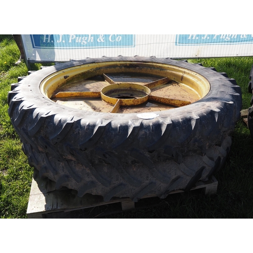 1494 - 270/95/R48 Row crop wheels and tyres - 2